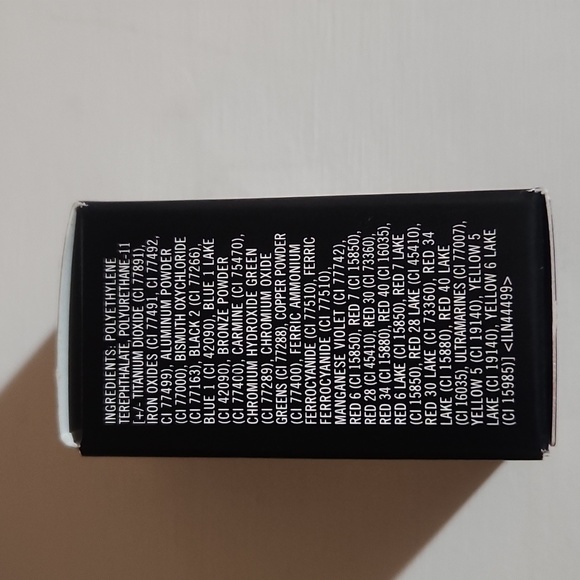 MAC Green Glitter Brilliants - Picture 5 of 7